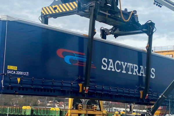 Sacytrans in the magazine Transporte XXI: expansion of intermodal transport